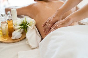 GIẢI NHIỆT MÙA HÈ VỚI DẦU MASSAGE “MÁT LẠNH”